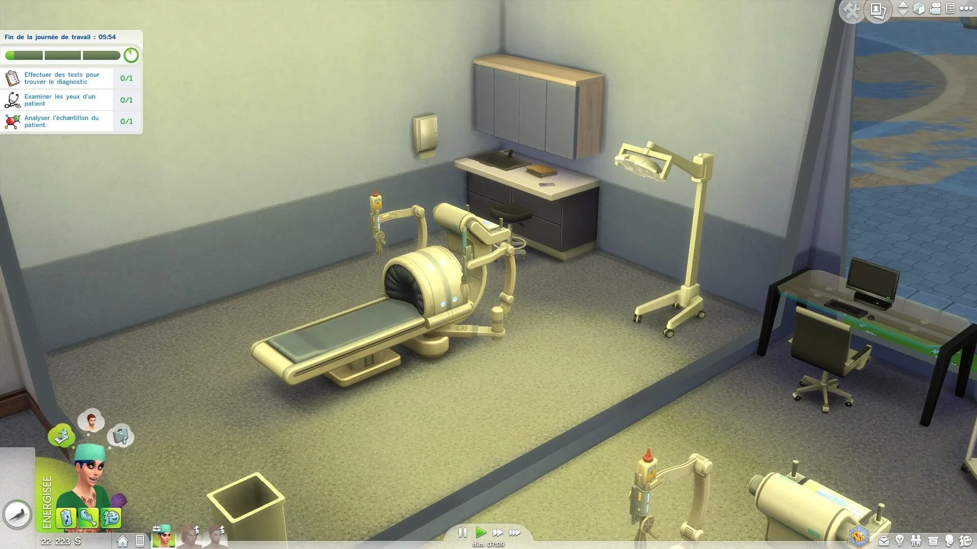 Miss Bobby_Sims 4_au travail